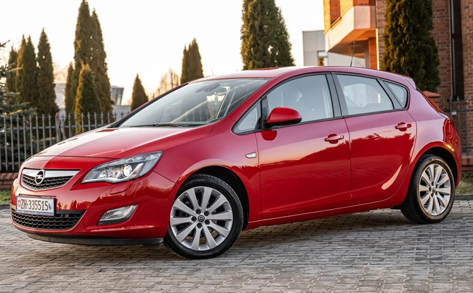 Opel Astra cena 26900 przebieg: 94000, rok produkcji 2010 z Radom małe 436